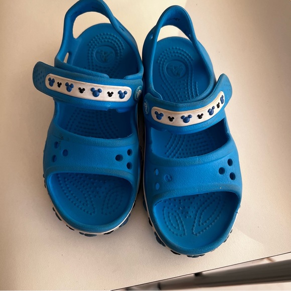 CROCS | blue Mickey Mouse w Velcro - Picture 6 of 7